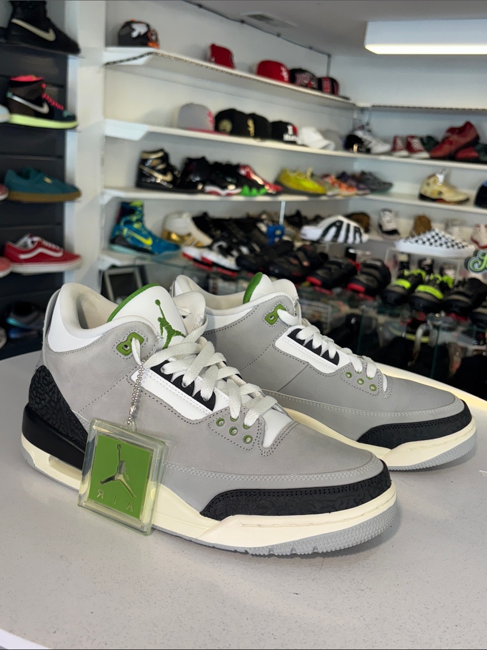 Air Jordan 3 “Chlorophyll” retro mens size 10